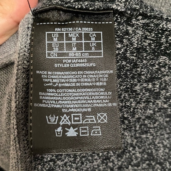 Guess Plunging Neck Sweater Gray - Picture 5 of 7